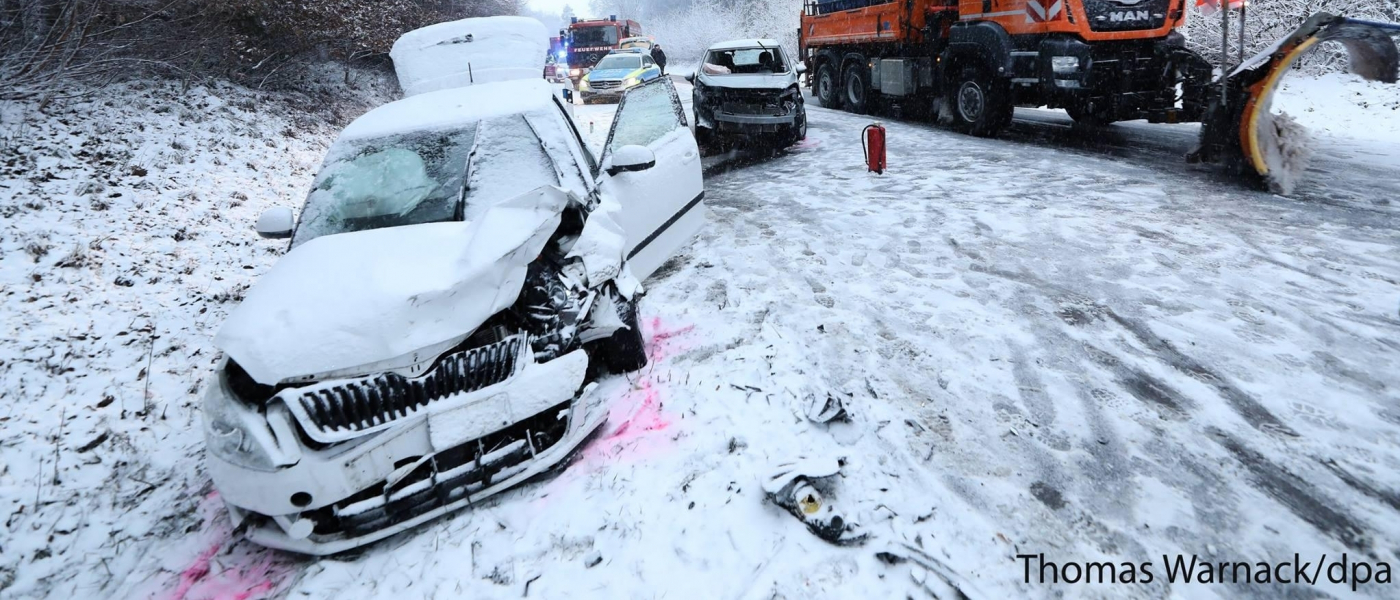 auslaufende Betriebsstoffe nach Verkehrsunfall