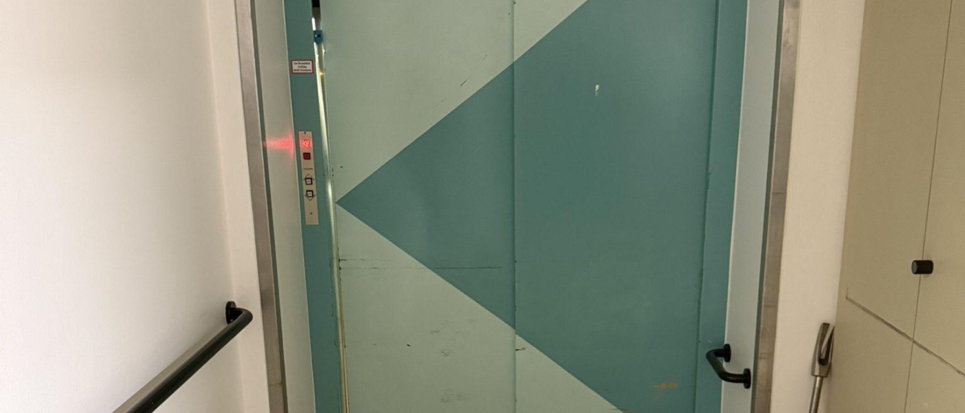 H Tür - Aufzugöffnung