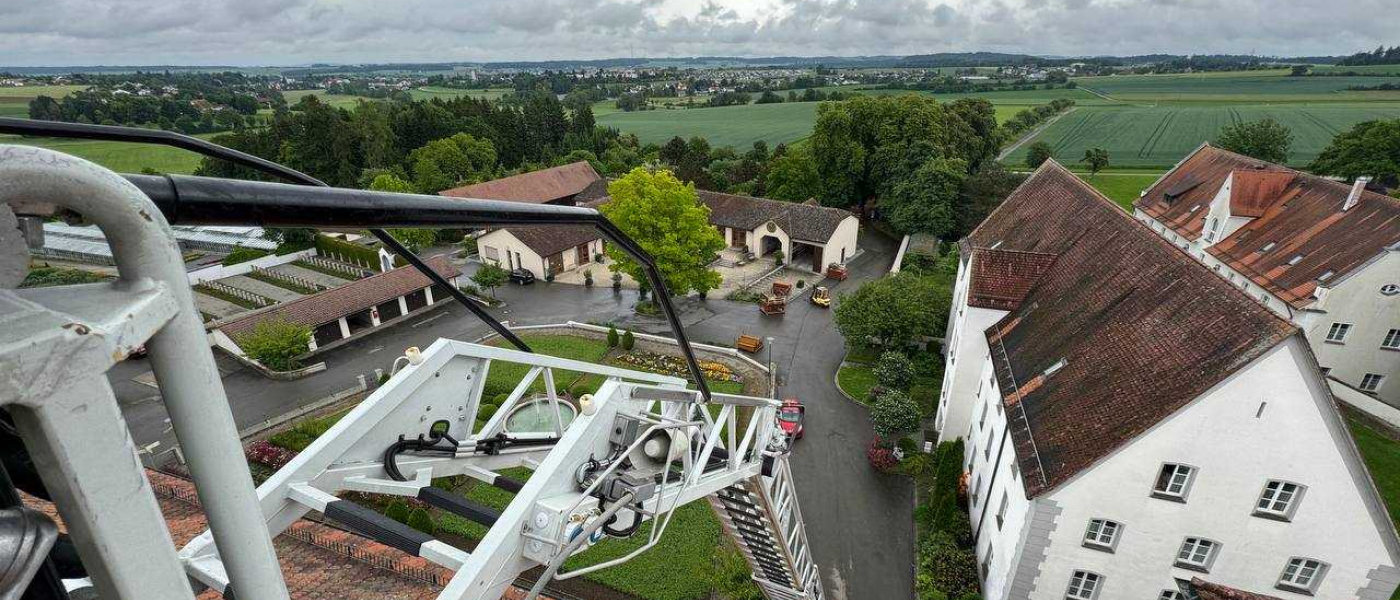 T0 - Störche beringen