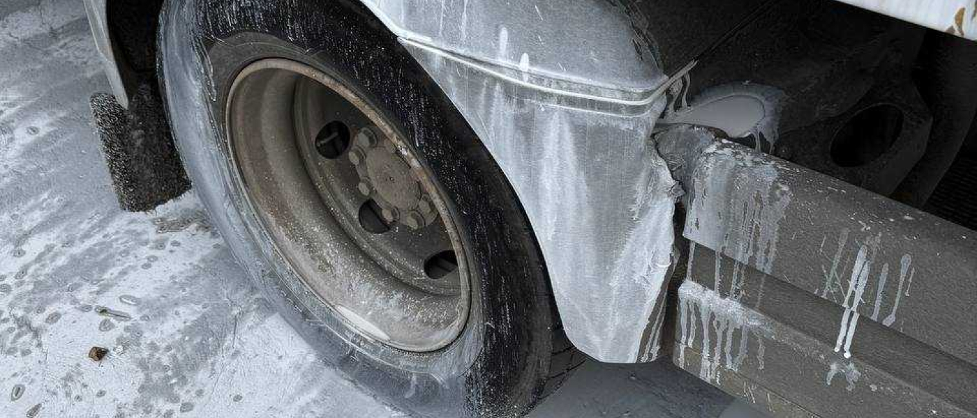 H EVD - LKW verliert Farbe