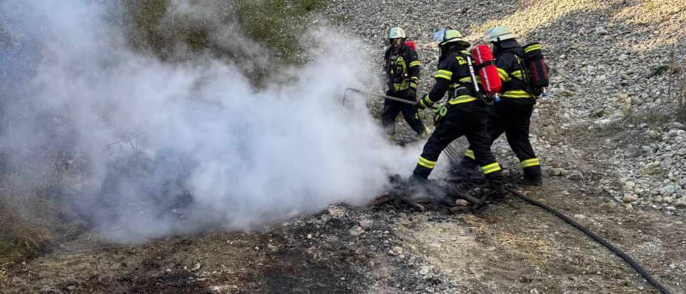 B2 - Kleinbrand im Freien