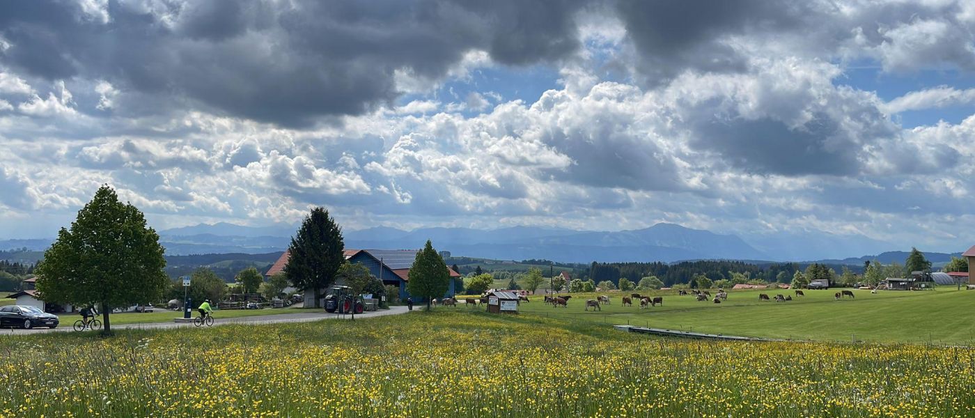Drei Mitglieder der Feuerwehr Bad Saulgau beim Allgäu-Radmarathon